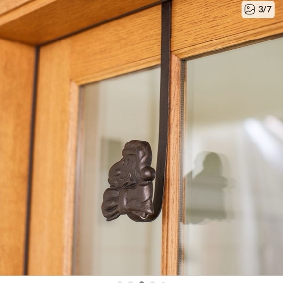 Pottery Barn Peanuts Snoopy Wreath Festive Door Hanger. NWT - Picture 4 of 7